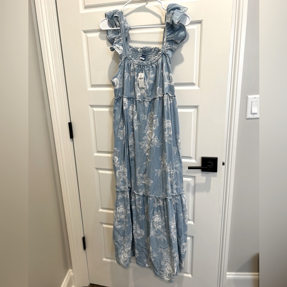 Old Navy Denimn Floral Tiered Maxi Dress Size Medium New with Tags